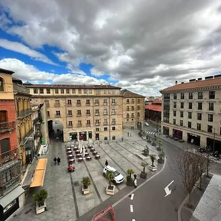 IV Apartamento De Dos Dormitorios Junto A Plaza Mayor *